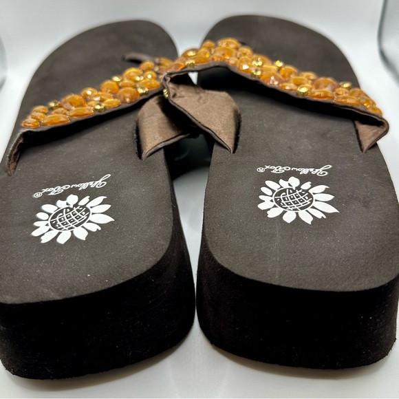 Yellow Box Sandals - Picture 6 of 8